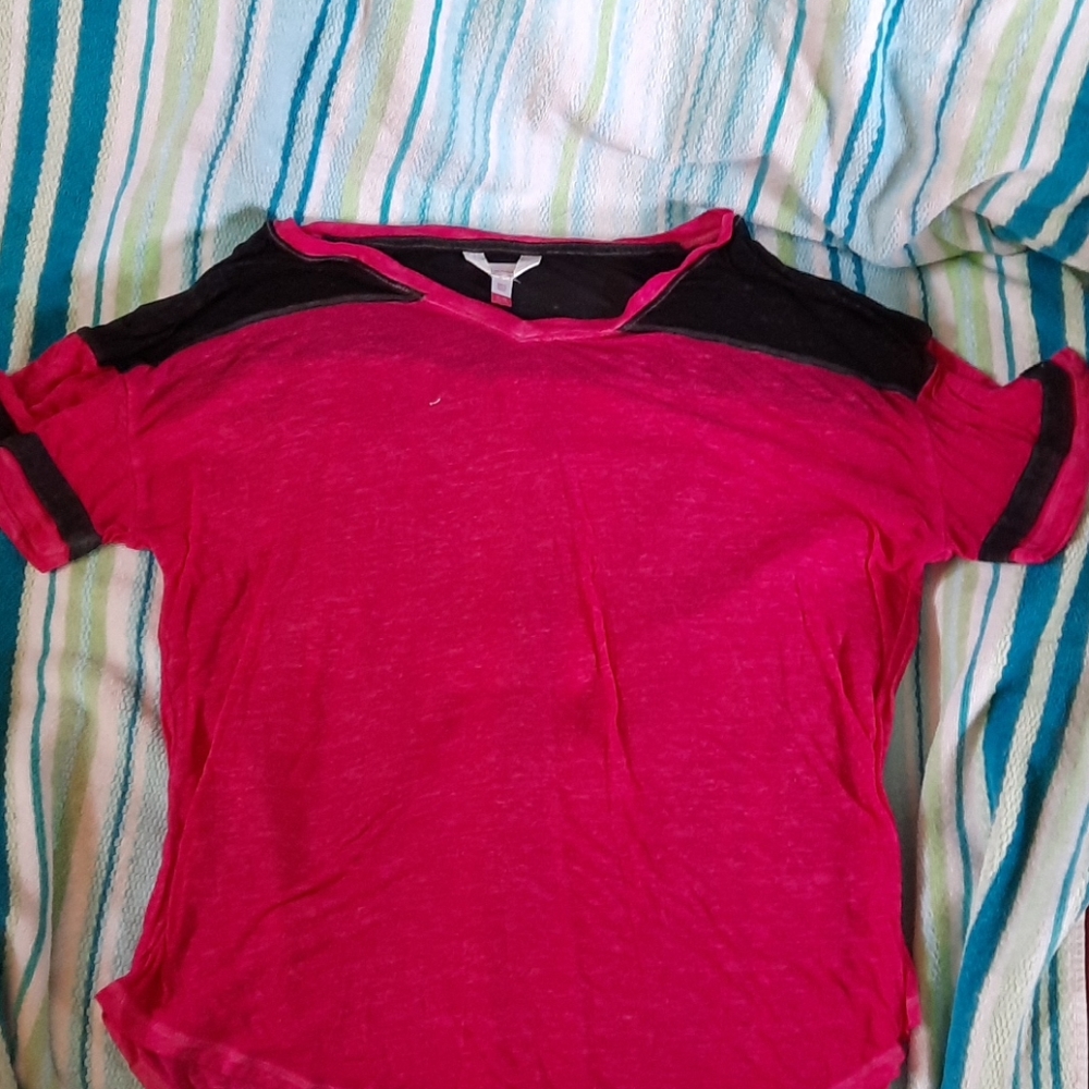 No Boundaries pink, black shirt